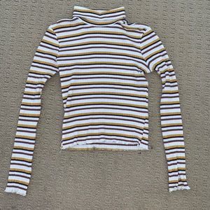 Long sleeve crop top